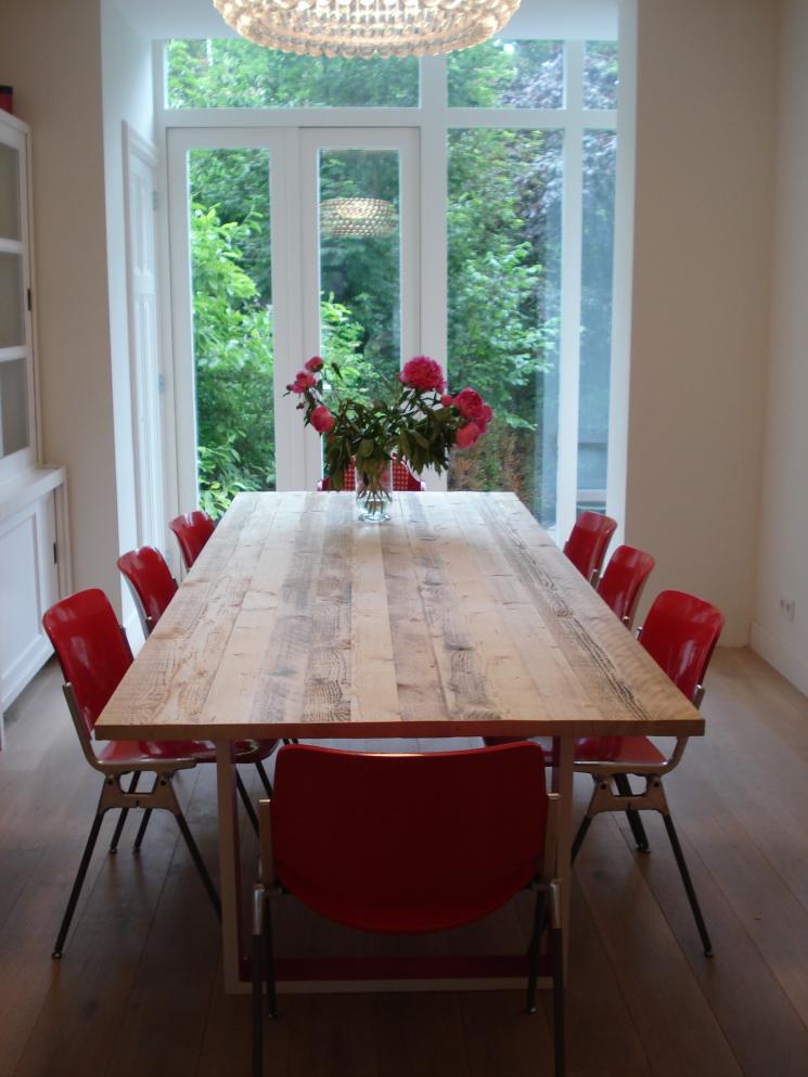 tafel steigerhout geschilderd onderstel,amsterdam